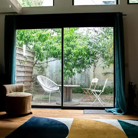 Hotel Spacious House With Garden